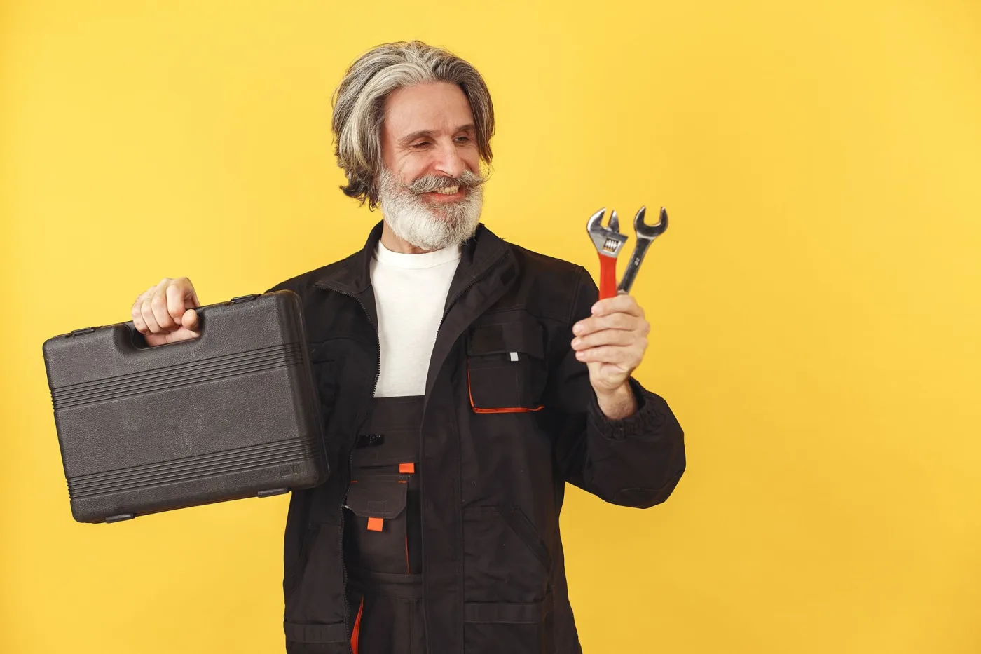 5 practical questions to ask a technician before hiring them in Cameroon
